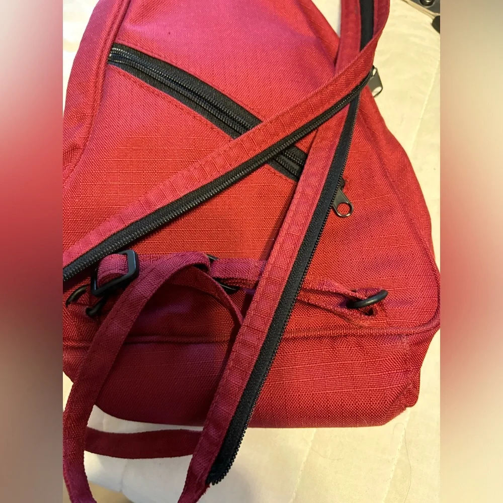 Eddie Bauer Back Pack, Sports, Camper,‎ Hiking Red Canvas See Pics